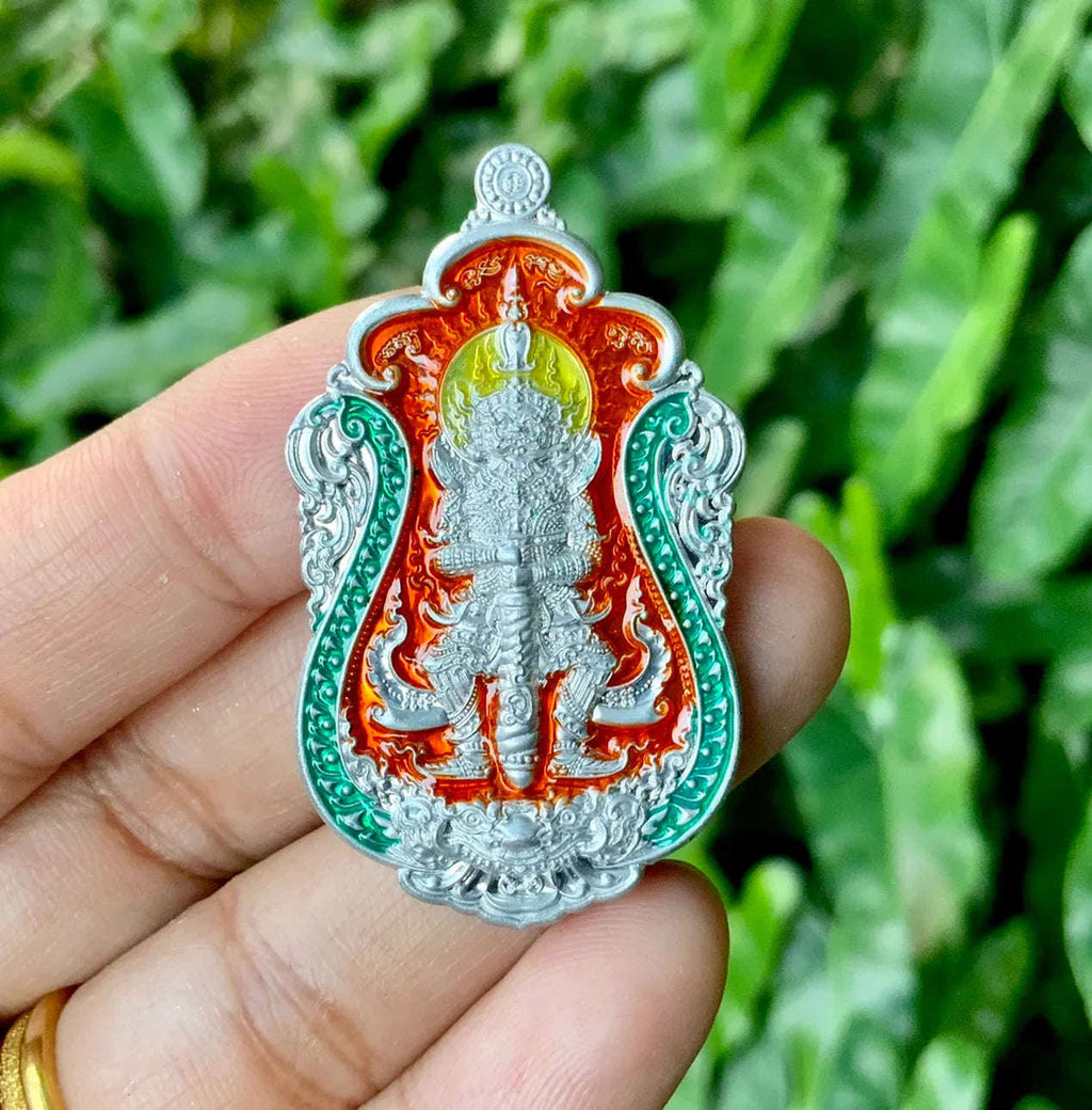 🪙 “Heaven‑Blessed Thao Wessuwan – Divine Blessing Silver Guardian Coin by Luang Pho Suchart, Wat Sila Dokmai (Phetchabun)” Silver with orange green yellow enamel