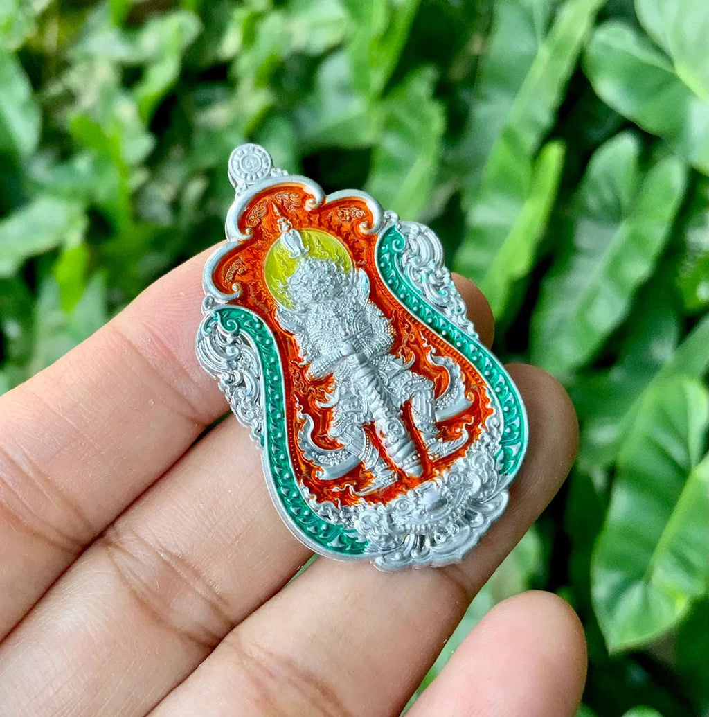 🪙 “Heaven‑Blessed Thao Wessuwan – Divine Blessing Silver Guardian Coin by Luang Pho Suchart, Wat Sila Dokmai (Phetchabun)”