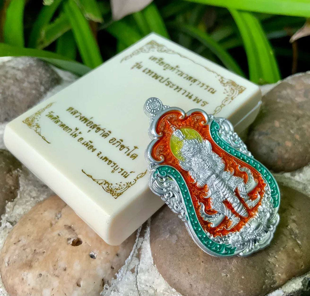 🪙 “Heaven‑Blessed Thao Wessuwan – Divine Blessing Silver Guardian Coin by Luang Pho Suchart, Wat Sila Dokmai (Phetchabun)”