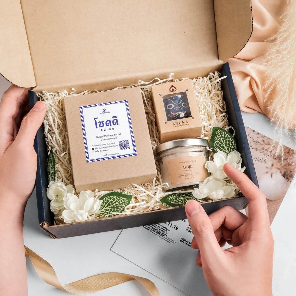 Holiday Aroma Gift Box with Festive Candles and Essential Oils