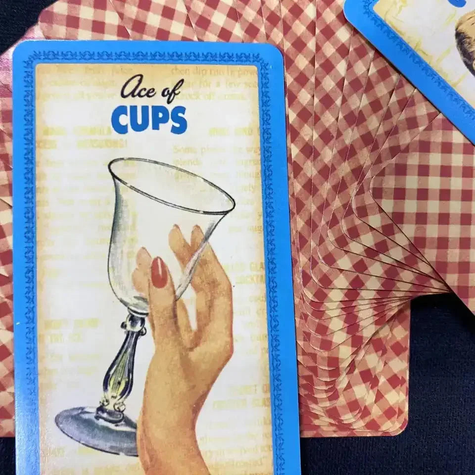 Housewives Tarot Deck – 78 Cards Featuring Practical Guidance and Charming Illustrations, Compact 10.3 x 6 cm