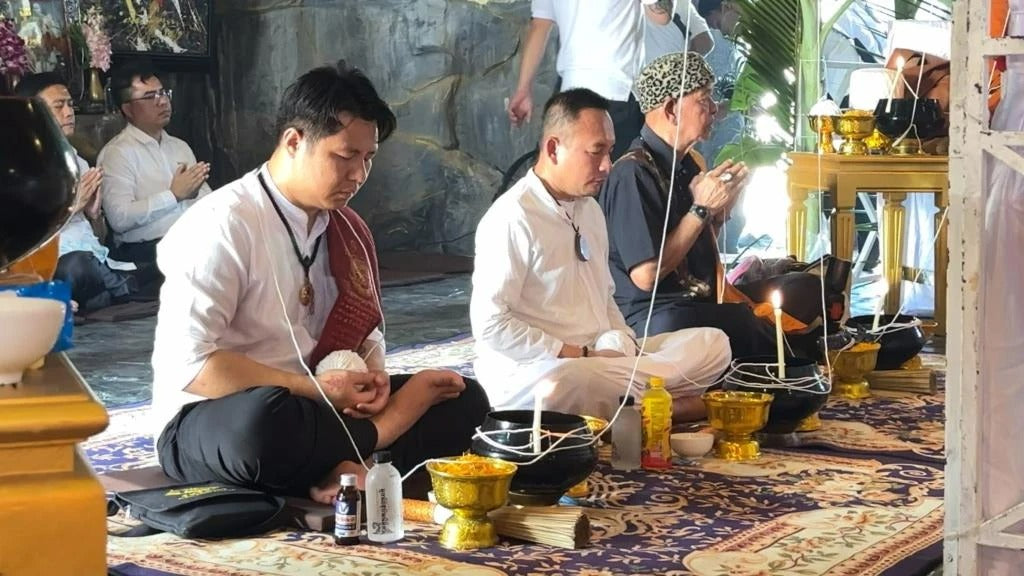✨🔥 Sacred "Khun Paen Mon Saney" (The Great Conqueror of Golden Charm) – Special Masterpiece Edition (Ong Nam Ruek): Arjan Subin Na Na Thong, Nonthaburi – The Ultimate Engine for Hypnotic Attraction, Sovereign Influence, and Elite Financial Victory!