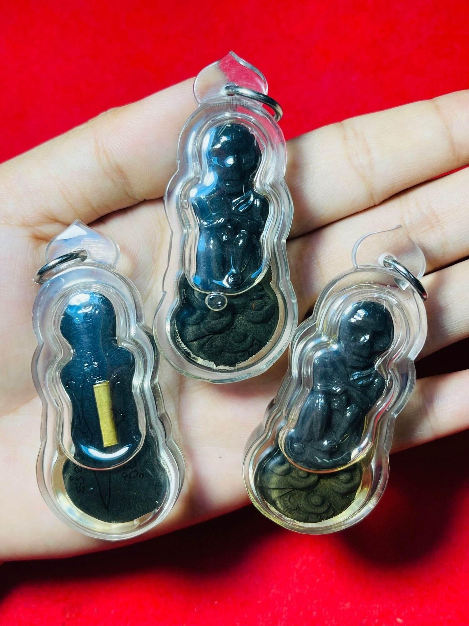 Hong Prai Whisper Amulet 2 White Magic for Charm, Luck, and Wealth