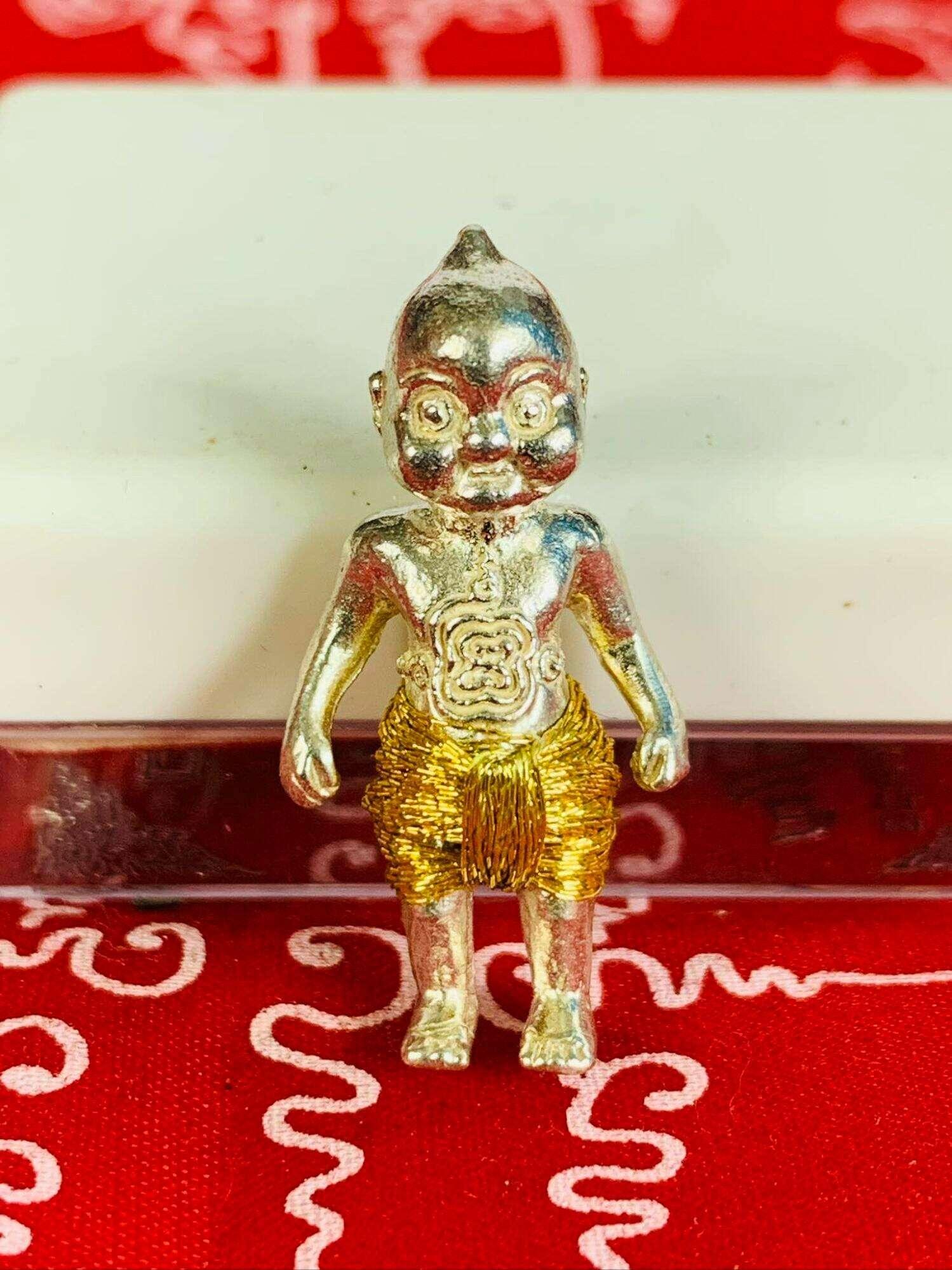 Invoke Wealth and Protection with the Phayan Tham Phrom Sor Amulet – Your Silver and Gold Thread Guardian of Fortune
