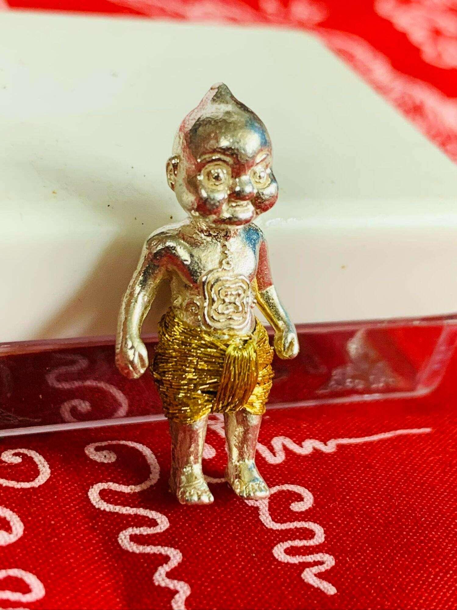 Invoke Wealth and Protection with the Phayan Tham Phrom Sor Amulet – Your Silver and Gold Thread Guardian of Fortune