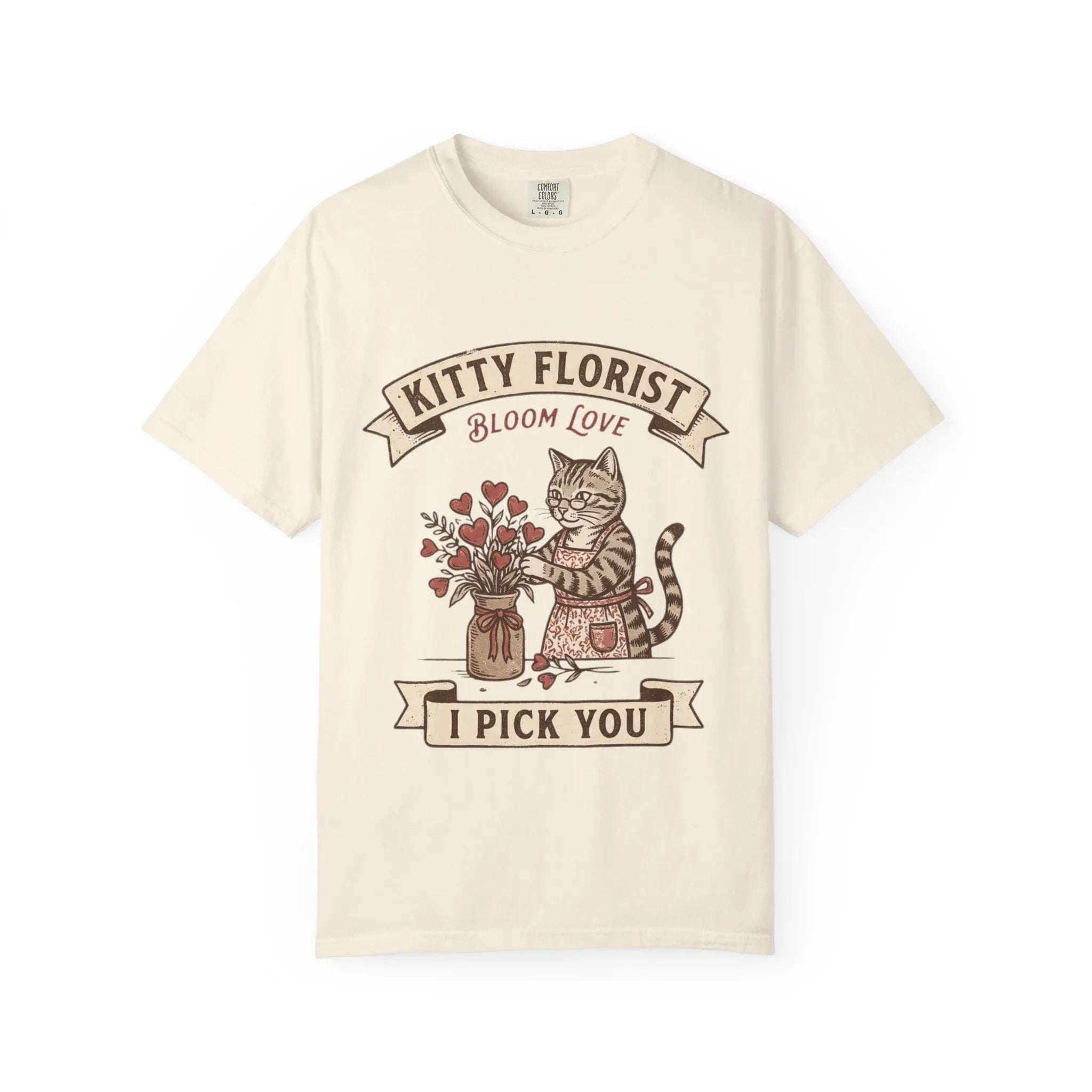 Kitty Florist Bloom Love T-Shirt | Vintage Cat Floral I Pick You Graphic Tee | Retro Flower Cat Lover Gift Shirt Ivory