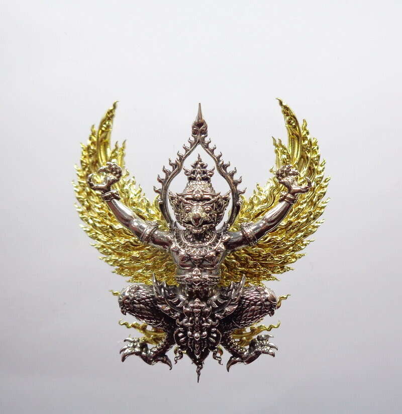 🦅 Garuda Phra Sit Sethii Amulet – White Bronze with Golden Divine Wings | Wat Mai Theppasit, Phetchabun Province