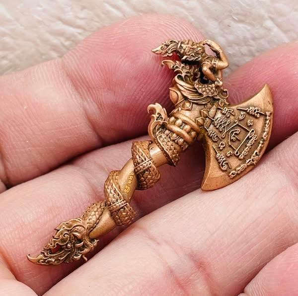 Krutthawaet Amulet for Protection and Empowerment - Sacred Weapon for Your Safety