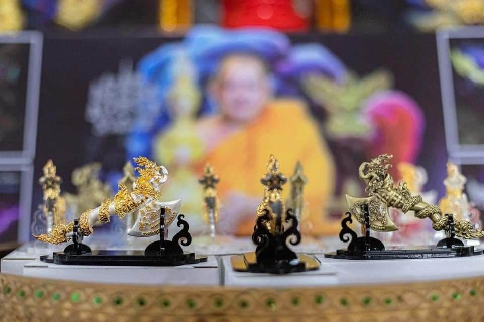 Krutthawaet Amulet for Protection and Empowerment - Sacred Weapon for Your Safety