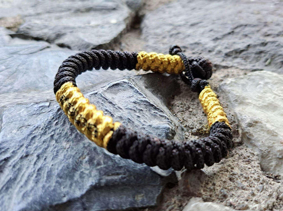 ✨ Enchanted Wristband "Bind the Hearts of Women" – Supernatural Charm Bracelet by Kruba Baeng, Wat Ban Tonod, Nakhon Ratchasima