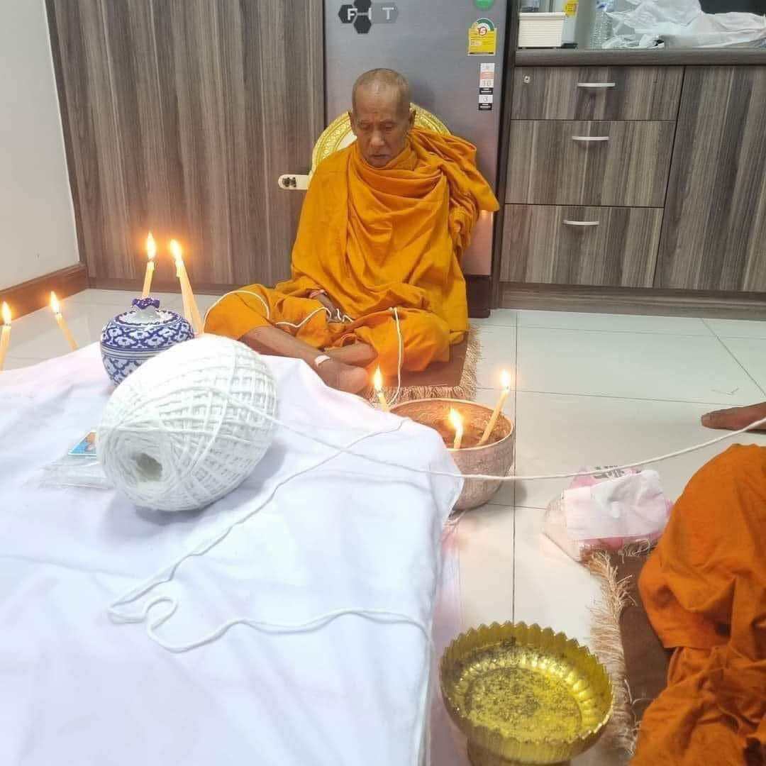 Leaping Lion Sacred Thai Amulet Sing Kradod Leaping Lion Edition 2