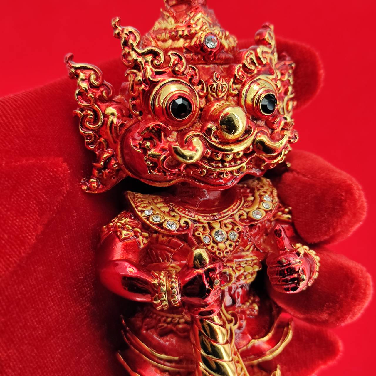 Lord Vesuvanna lucky charm figurine in vibrant colors, perfect for home decoration and religious belief