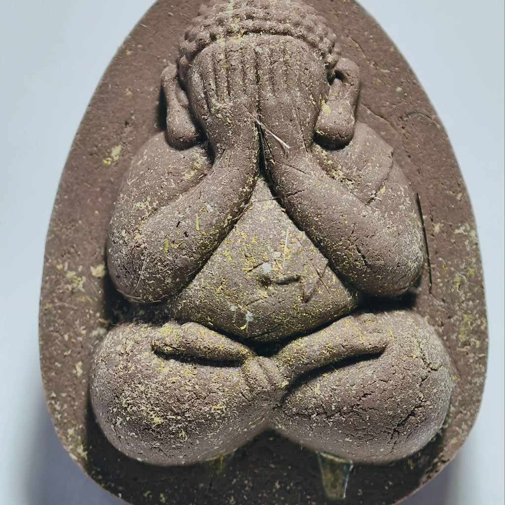 Luang Pu Hong Saturday 5 Phra Pidta – Prosperity Peace and Daily Protection