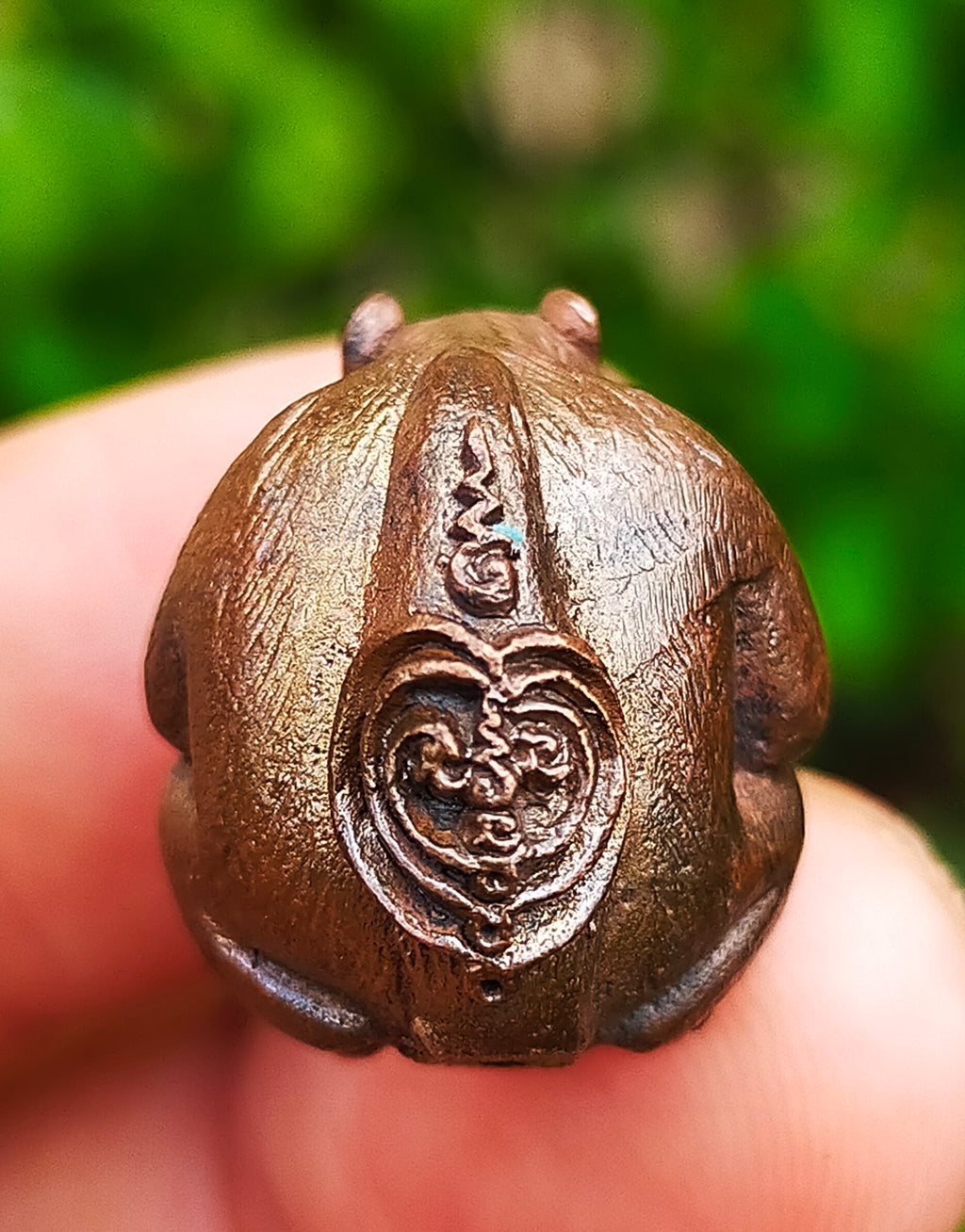 Luk Om Chamot Riek Sap Amulet by Luang Phor Erb – Ultimate Wealth and Prosperity Charm