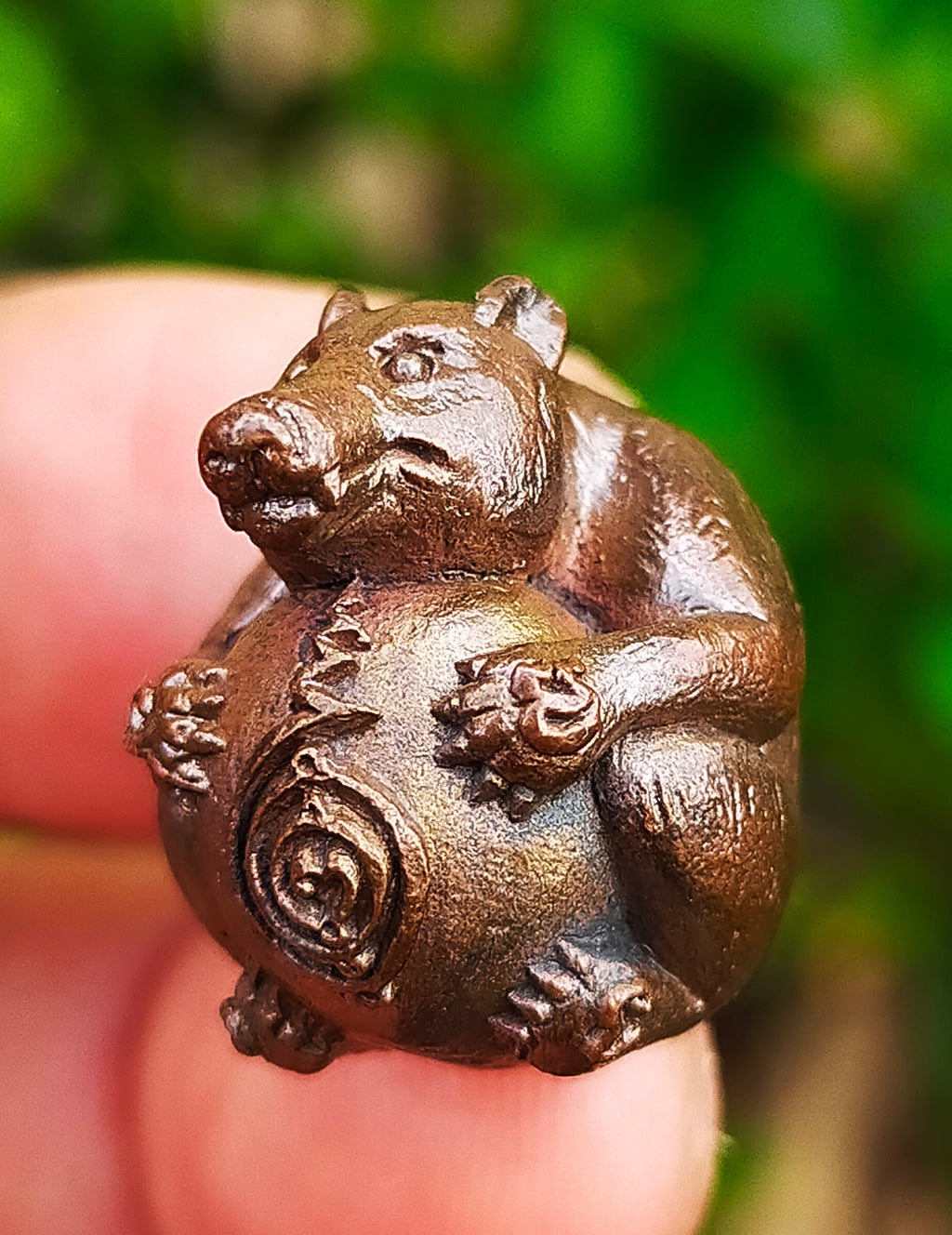 Luk Om Chamot Riek Sap Amulet by Luang Phor Erb – Ultimate Wealth and Prosperity Charm