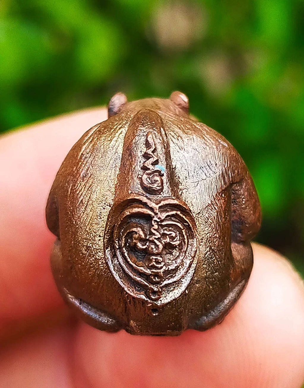 Luk Om Chamot Riek Sap Amulet by Luang Phor Erb – Ultimate Wealth and Prosperity Charm