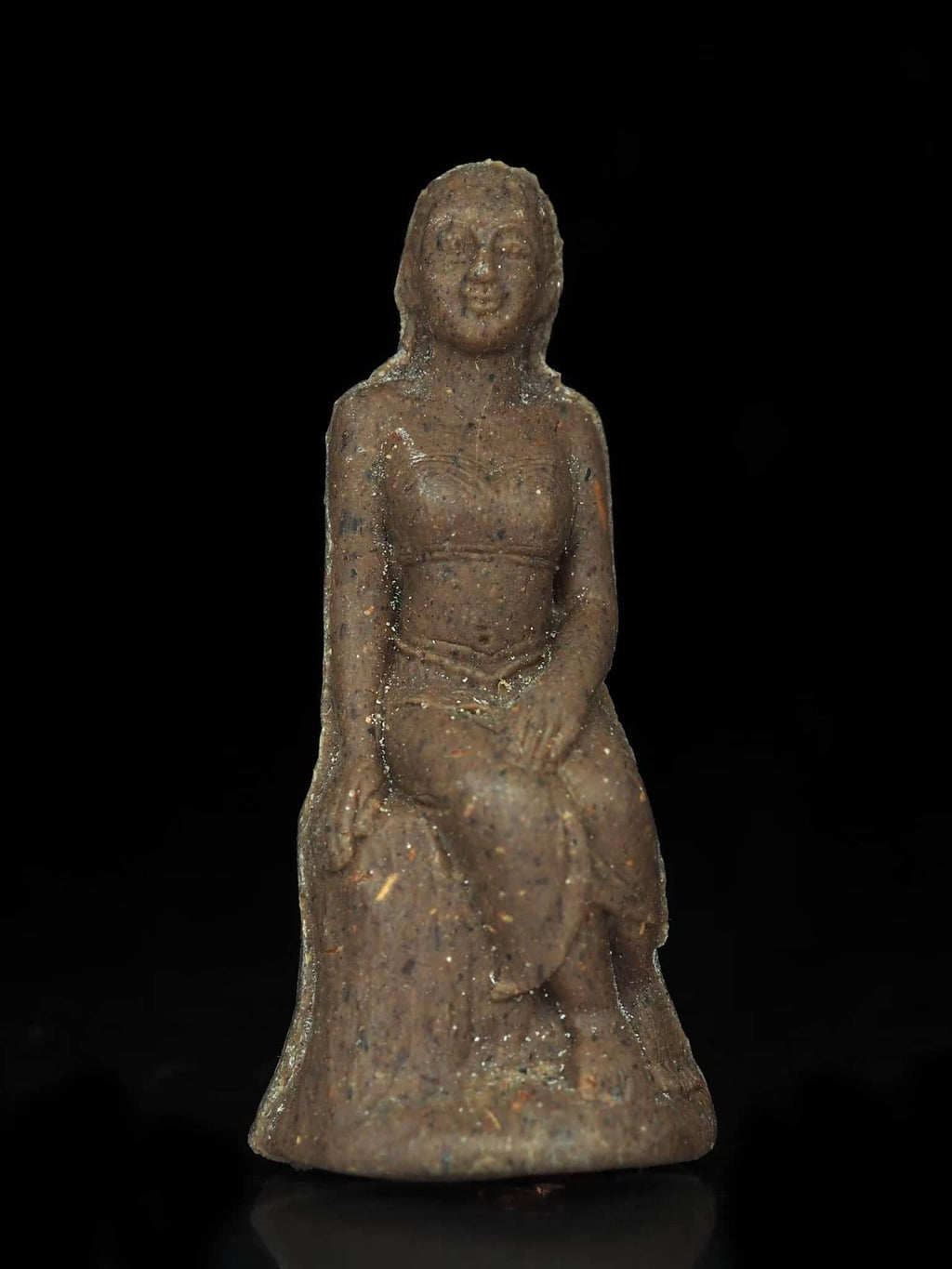 Mae Ta-Khian Golden Statue – Bunsithong Wealth & Blessing Charm | Handmade at Wat Kok Samran, Phetchabun 2023 Edition