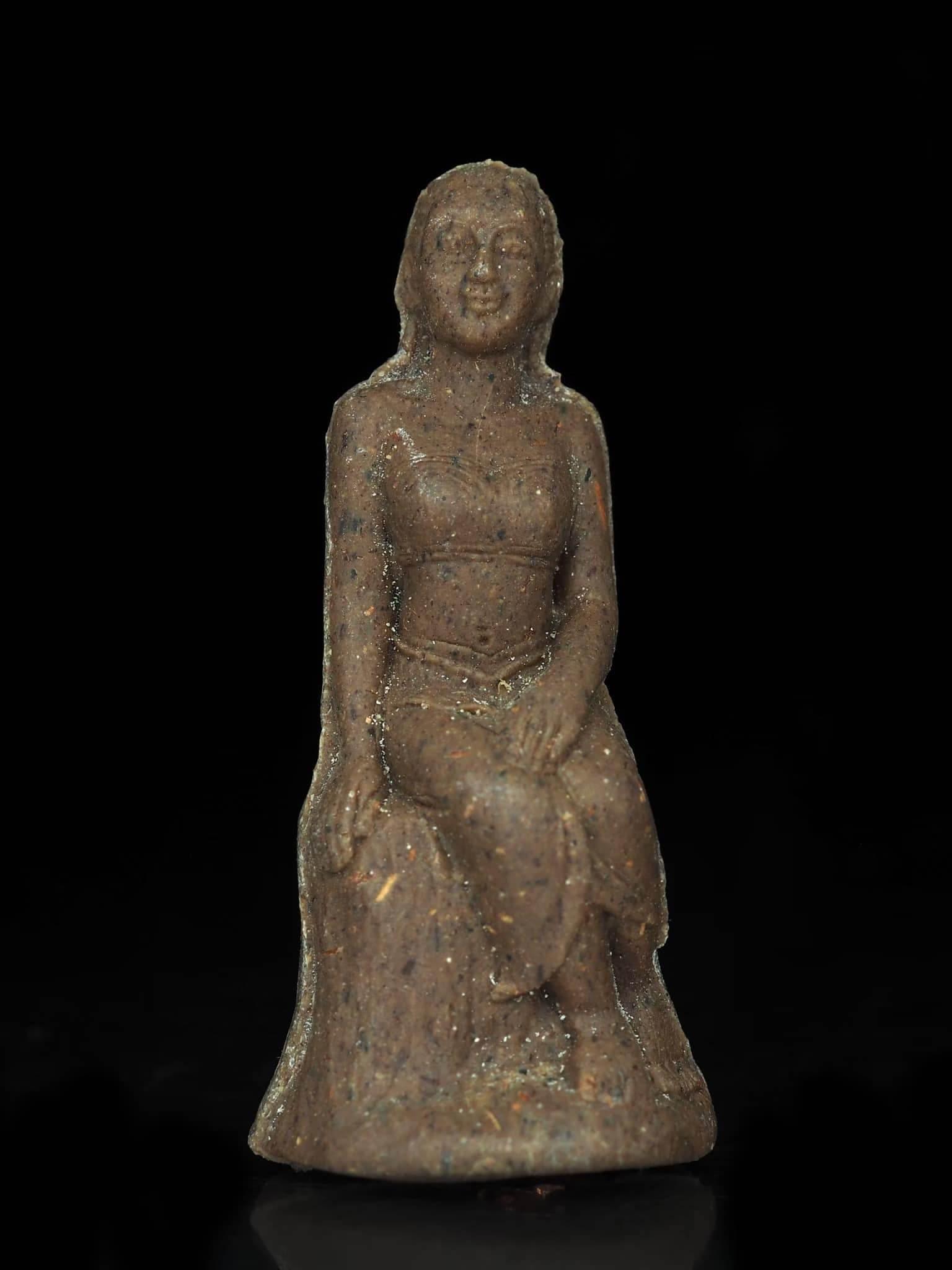 Mae Ta-Khian Golden Statue – Bunsithong Wealth & Blessing Charm | Handmade at Wat Kok Samran, Phetchabun 2023 Edition