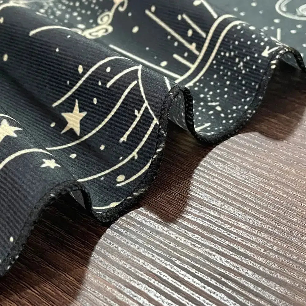 🧙‍♀️ Magic Runes Tarot Tablecloth – The Perfect Altar Cloth for Tarot, Oracle Cards & Witchy Decor