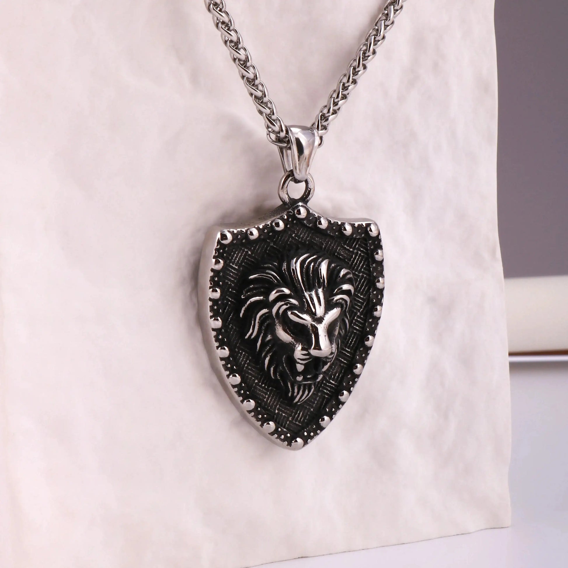 🐺 Medieval Stainless Steel Viking Wolf Necklace – Men’s Spiritual Jewelry | Viking Compass and Dragon Design | Robust and Symbolic Amulet S-06