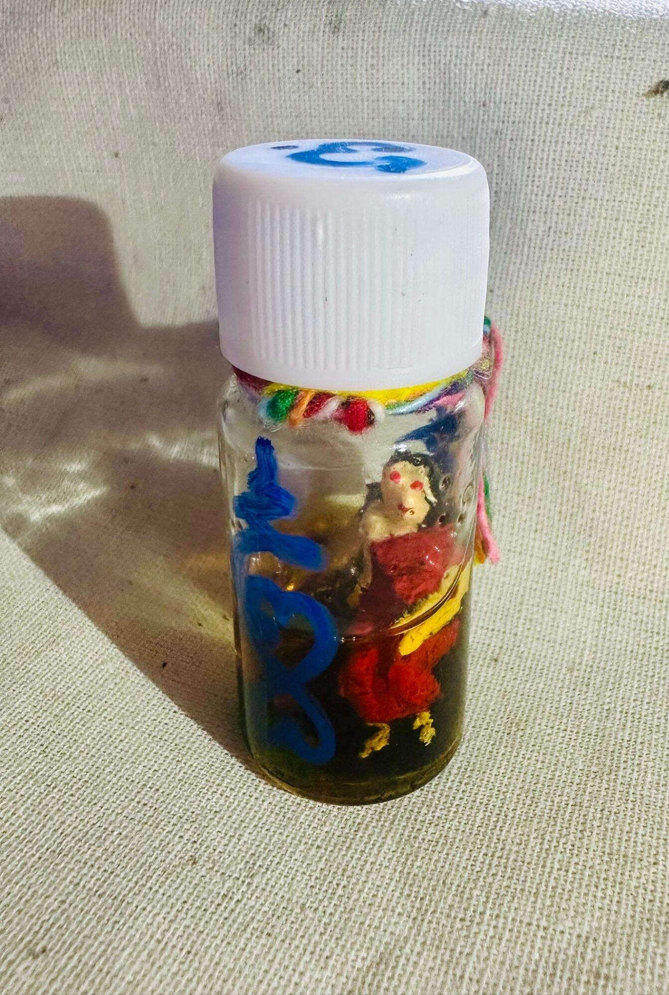 🧴 “Nang Chan Hom 108 Attraction Oil – Charm, Kindness & Prosperity Booster by Arjarn Poo Thon” Default Title