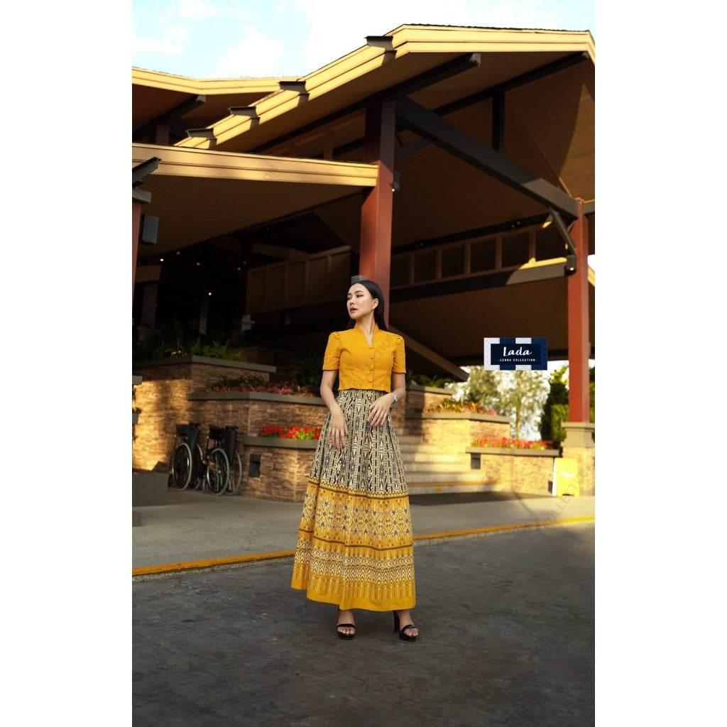 New Two-Tone Cotton Set - Khit Praewa & Mudmee Print Yellow & Wine Red Short Sleeve Top with High-Waisted Pleated Skirt เหลือง