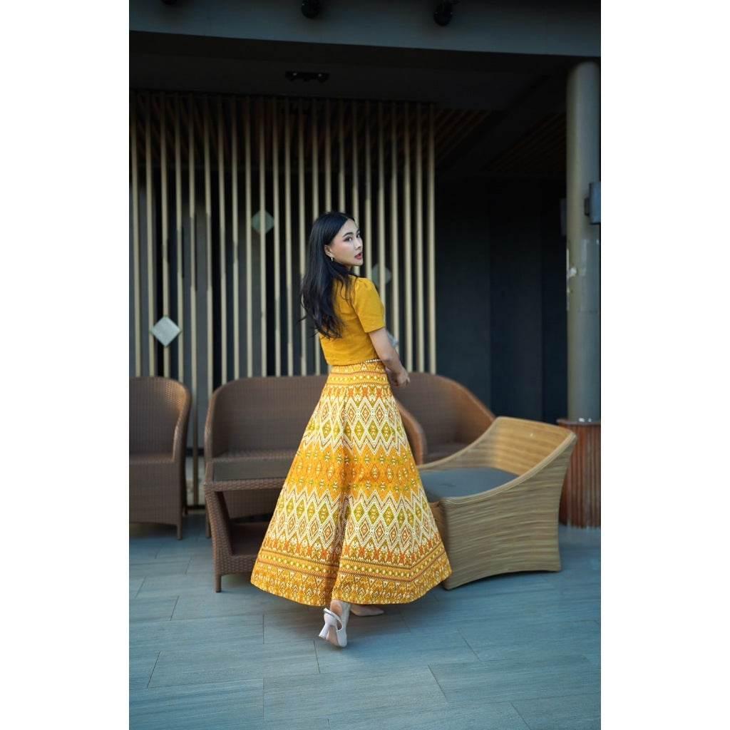 One-Sake.com Thai Traditional Blouse and Skirt Set for Elegant Cultural Fashion