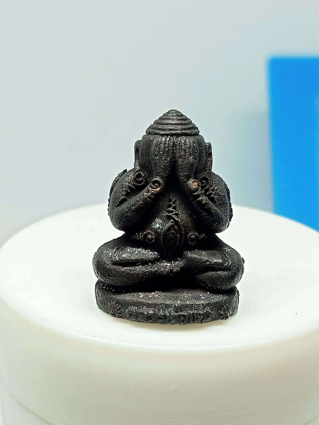 ✨ Sacred Phra Pidta Yant Yoong – Blackened Metal Amulet with Base Code | Luang Pho Pae, Wat Pikulthong, Singburi Default Title
