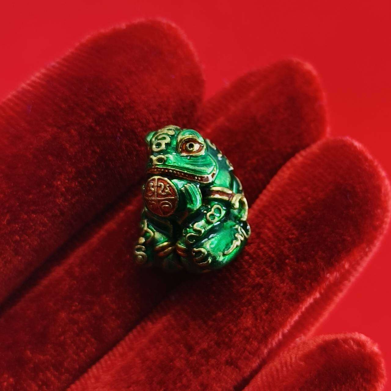 Phaya Kob Kin Duean Charm for Rapid Wealth and Prosperity Setthi