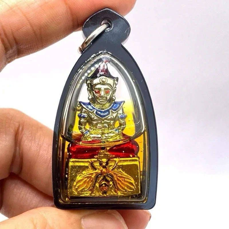 ❄️ Phaya Ngang "Maeng Wan Kham" (Golden Fly) - White Gold Enamel (Long Ya) Edition: Kruba Khamfan, Wat Ko Chok – Soaked in Flower Oil & Double Takrut – Wealth & Love Magnet