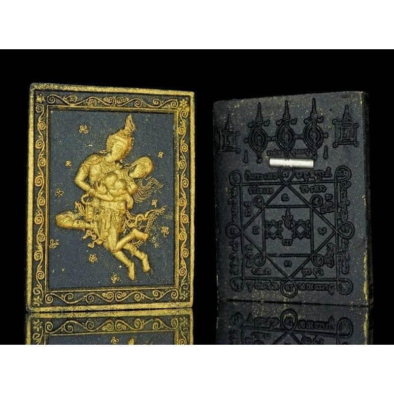 Phet Phaya Thon Charm for Wealth Attraction and Protection Energy Black meat with gold brush