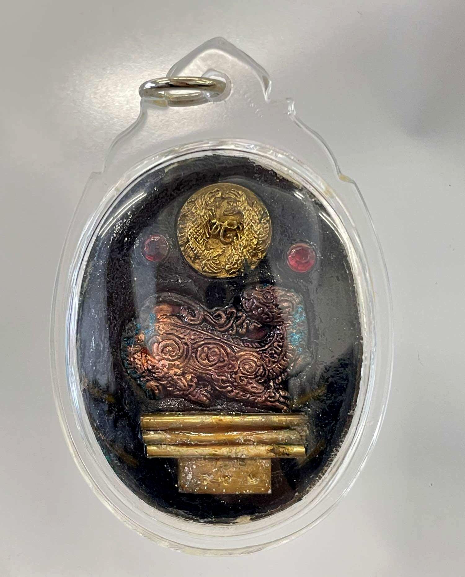 ✨ Phet Phaya Thon Medium Sacred Locket – Empowered Blessings by Luang Pu In, Wat Nong Mek, Surin