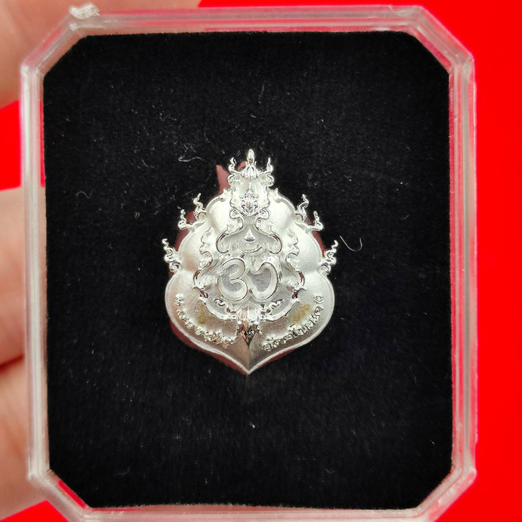 Phra Phikanet Ganesh Amulet for Ultimate Happiness, Success, and Fulfillment