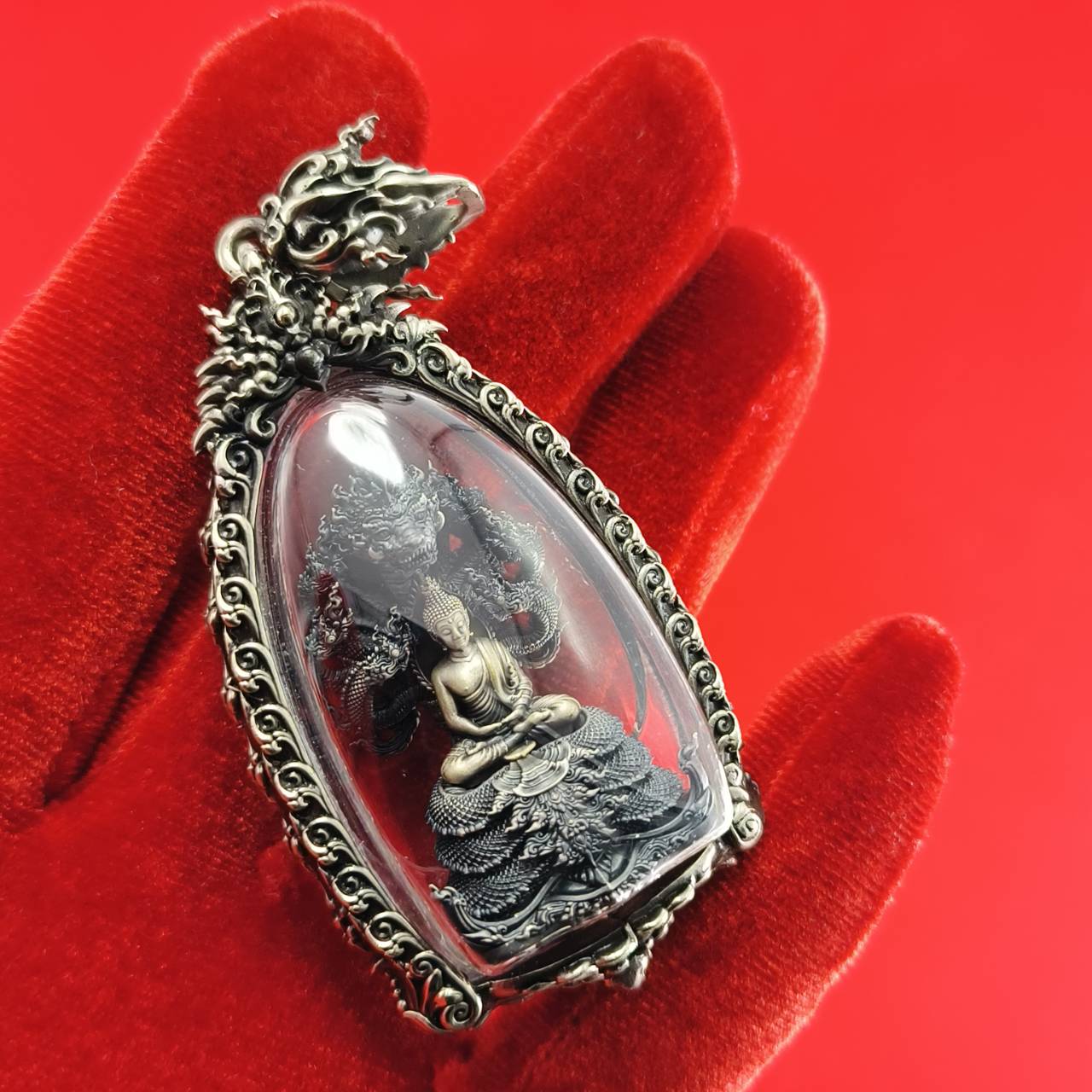 Phra Phuttha Sri Devanakarat Amulet for Divine Protection and Abundant Blessings