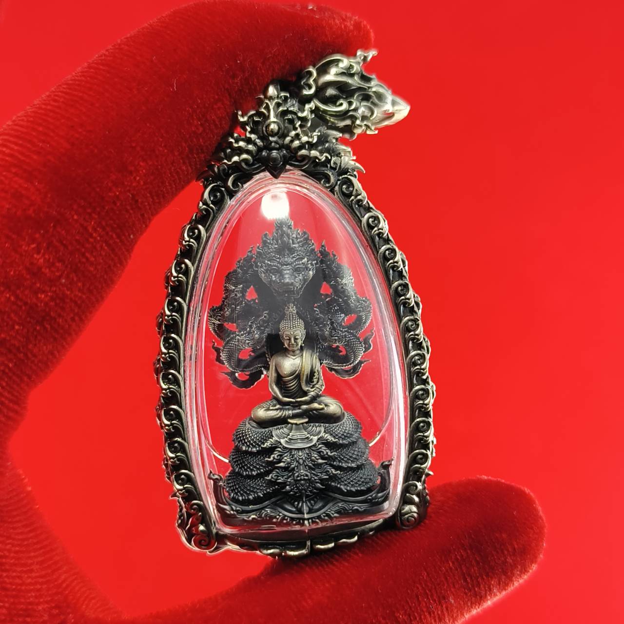 Phra Phuttha Sri Devanakarat Amulet for Divine Protection and Abundant Blessings
