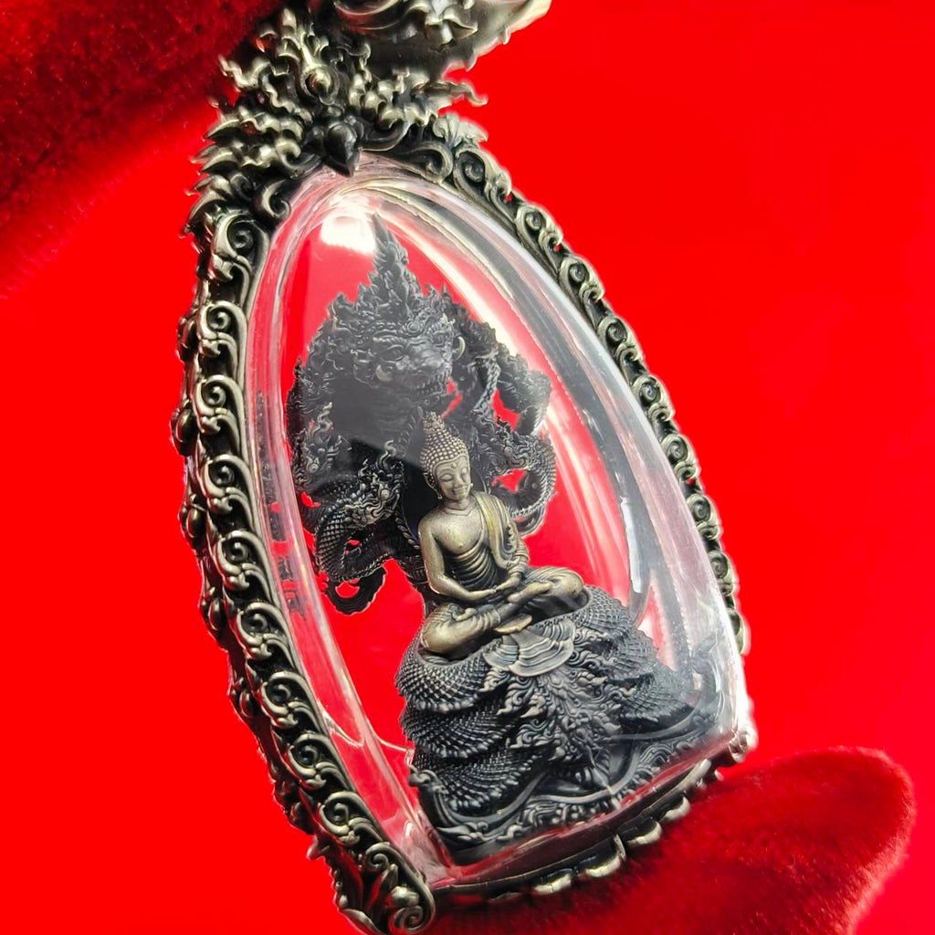 Phra Phuttha Sri Devanakarat Amulet for Divine Protection and Abundant Blessings