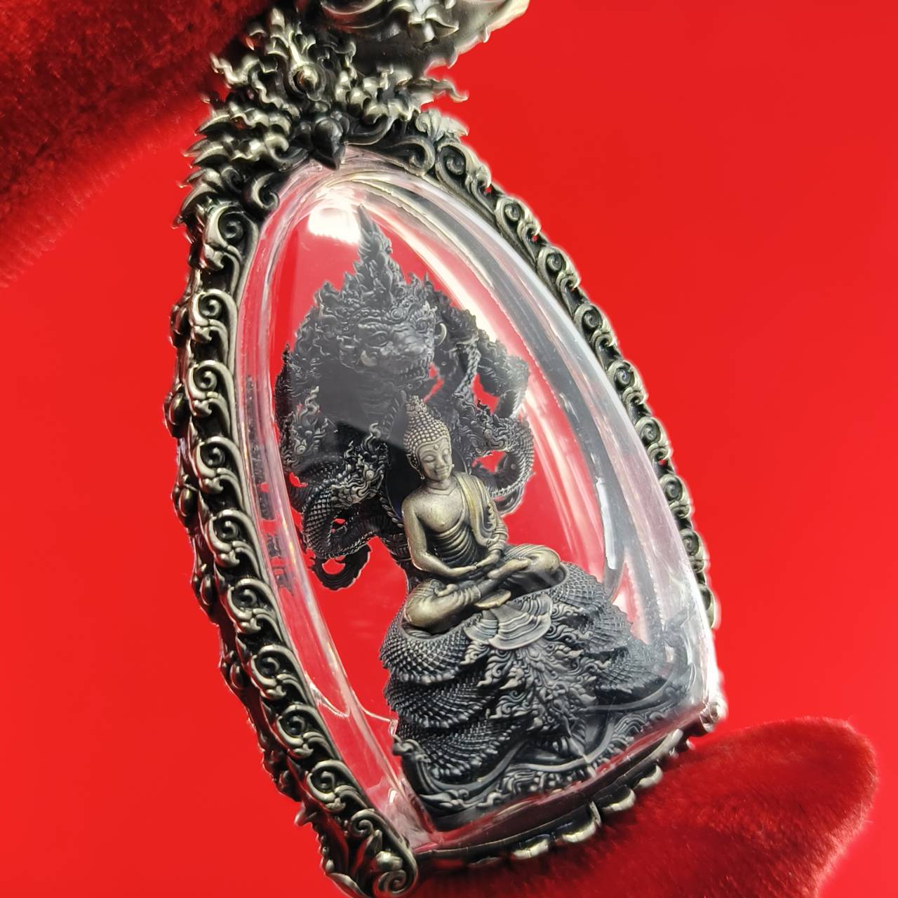 Phra Phuttha Sri Devanakarat Amulet for Divine Protection and Abundant Blessings