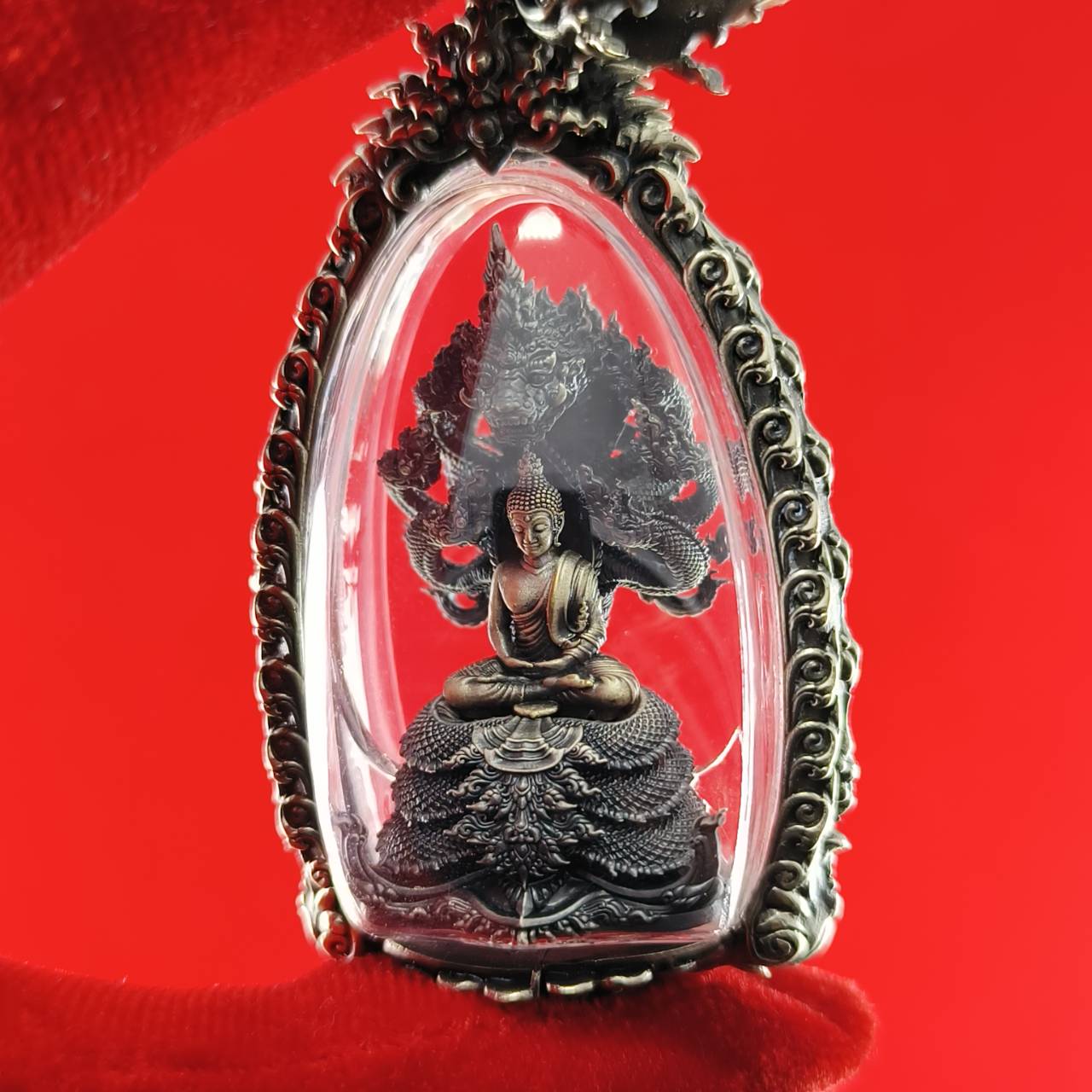 Phra Phuttha Sri Devanakarat Amulet for Divine Protection and Abundant Blessings