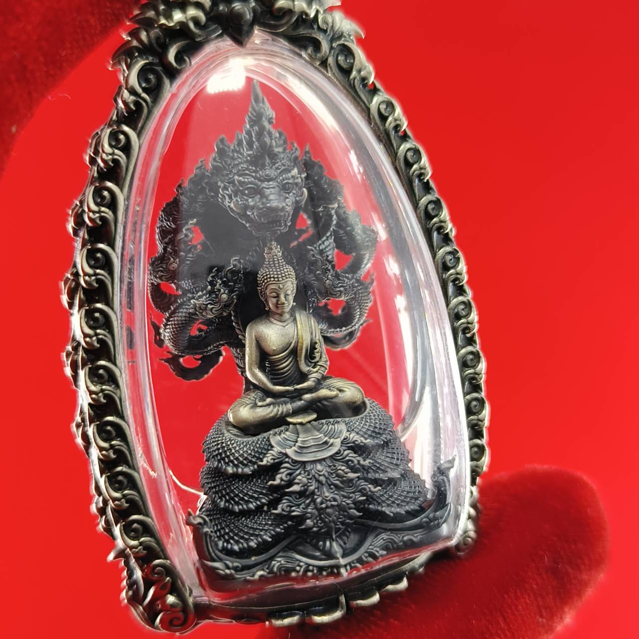Phra Phuttha Sri Devanakarat Amulet for Divine Protection and Abundant Blessings