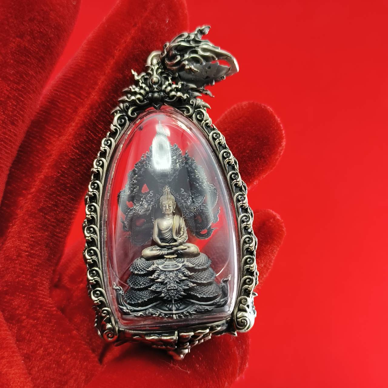 Phra Phuttha Sri Devanakarat Amulet for Divine Protection and Abundant Blessings