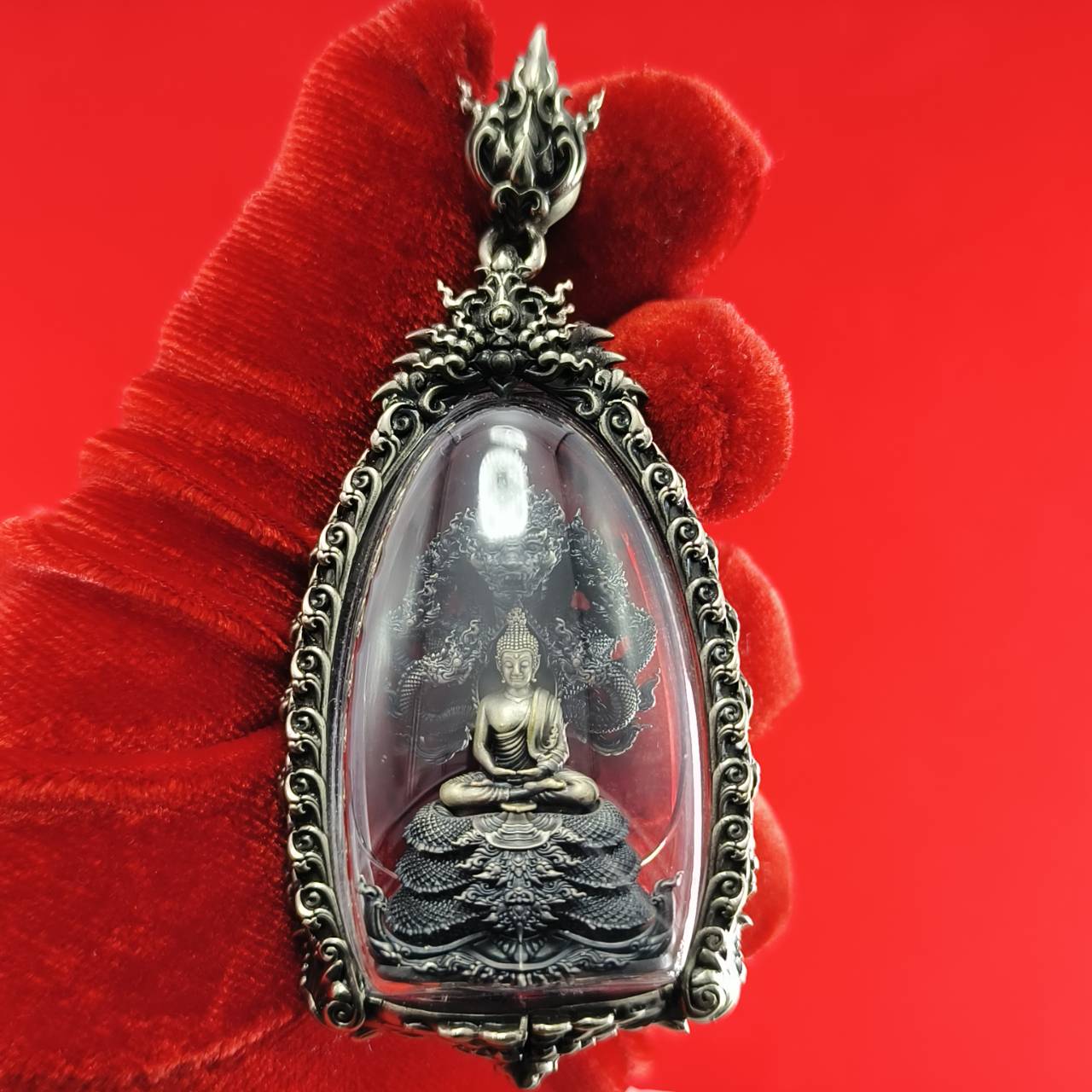 Phra Phuttha Sri Devanakarat Amulet for Divine Protection and Abundant Blessings