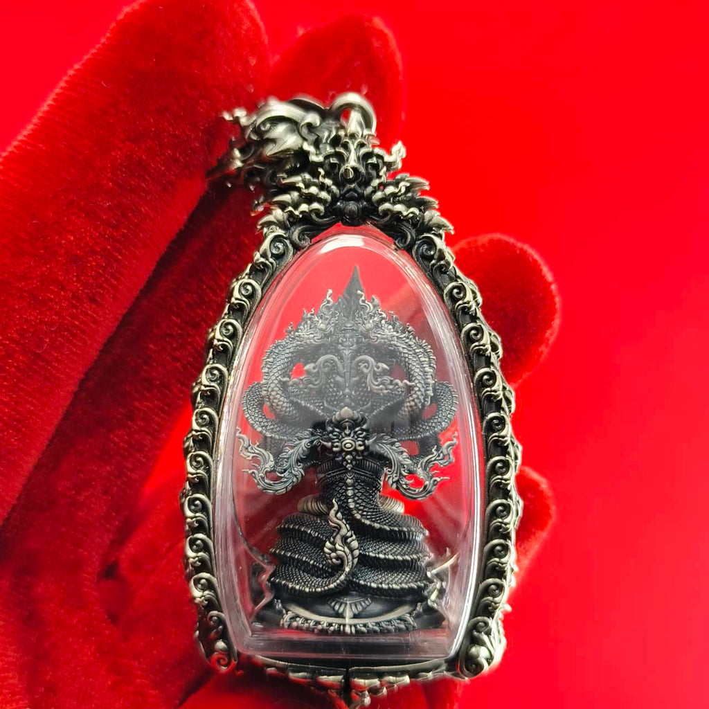 Phra Phuttha Sri Devanakarat Amulet for Divine Protection and Abundant Blessings