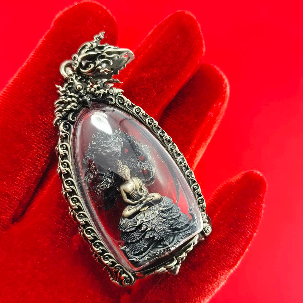 Phra Phuttha Sri Devanakarat Amulet for Divine Protection and Abundant Blessings