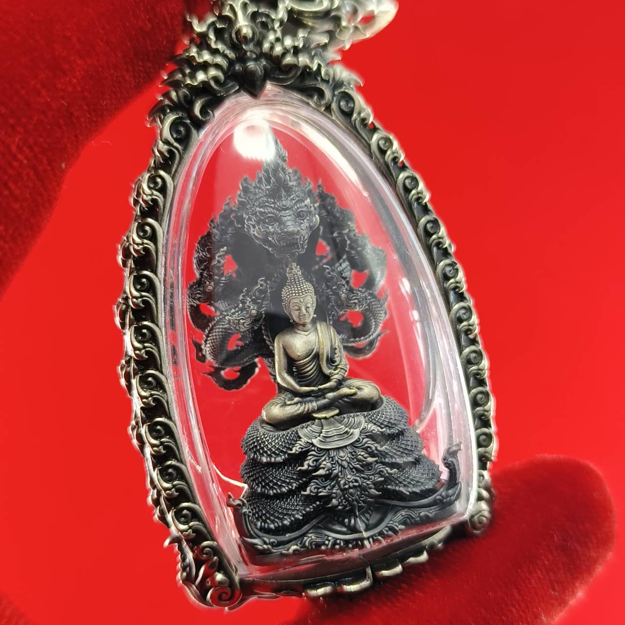 Phra Phuttha Sri Devanakarat Amulet for Divine Protection and Abundant Blessings