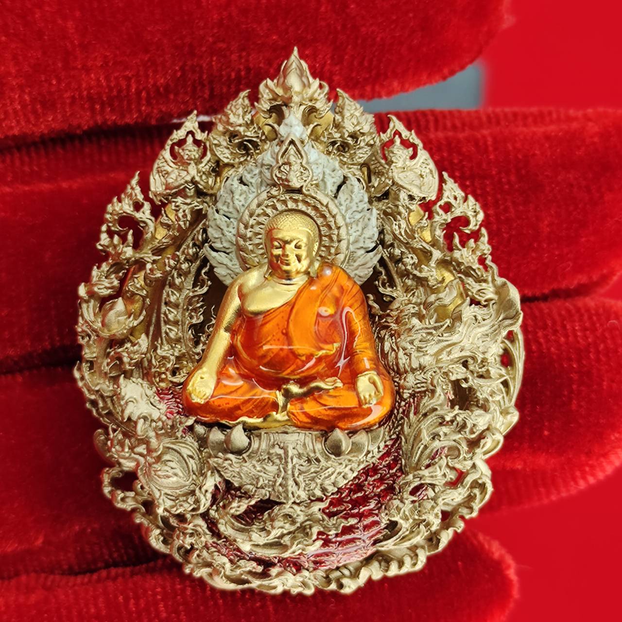 Abundant Prosperity Blessed Amulet – Phra Sangkajai Phatthana Upakut Udomsap