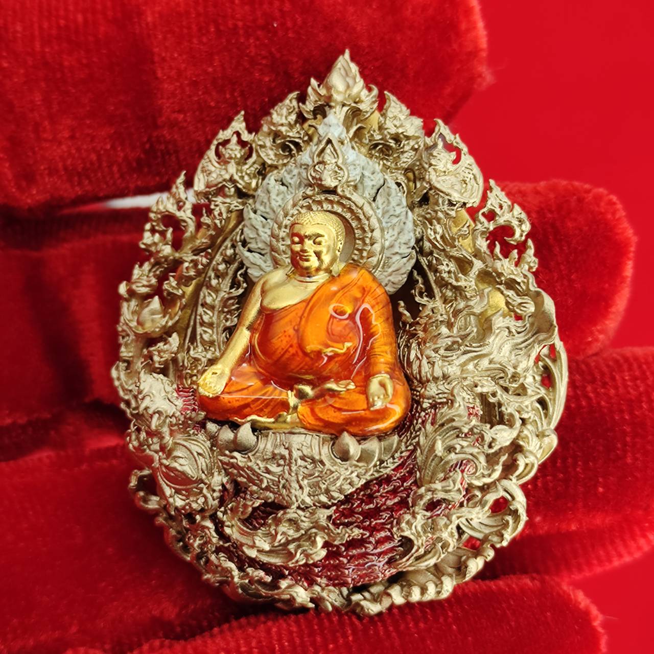 Abundant Prosperity Blessed Amulet – Phra Sangkajai Phatthana Upakut Udomsap