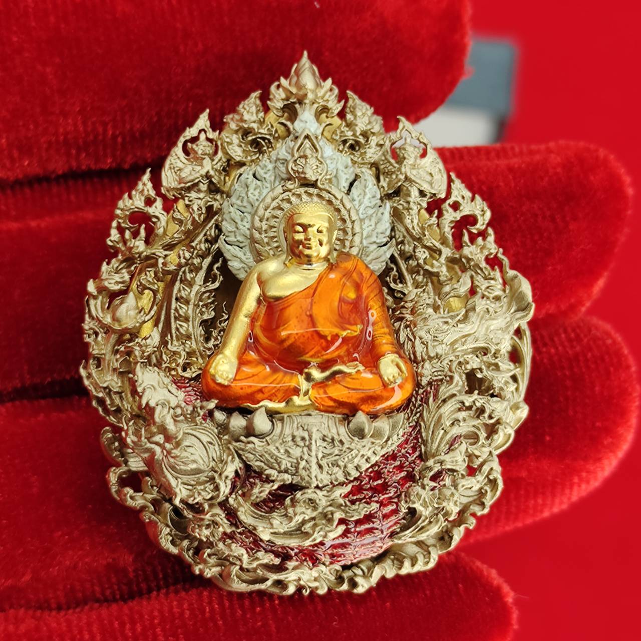 Abundant Prosperity Blessed Amulet – Phra Sangkajai Phatthana Upakut Udomsap