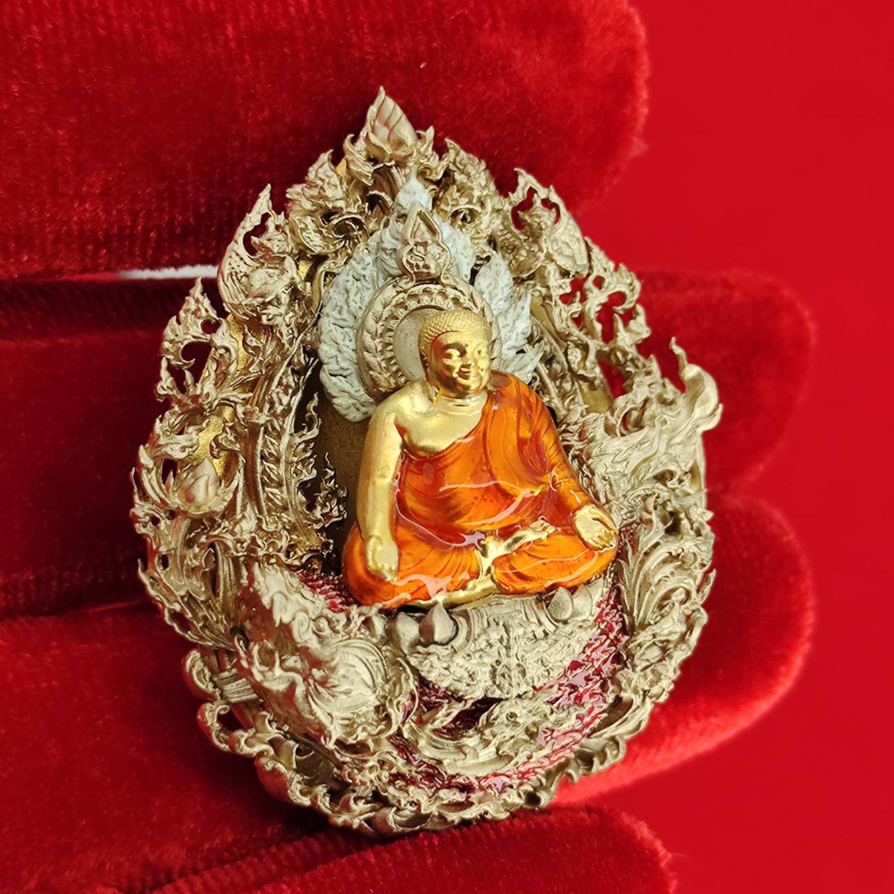 Abundant Prosperity Blessed Amulet – Phra Sangkajai Phatthana Upakut Udomsap