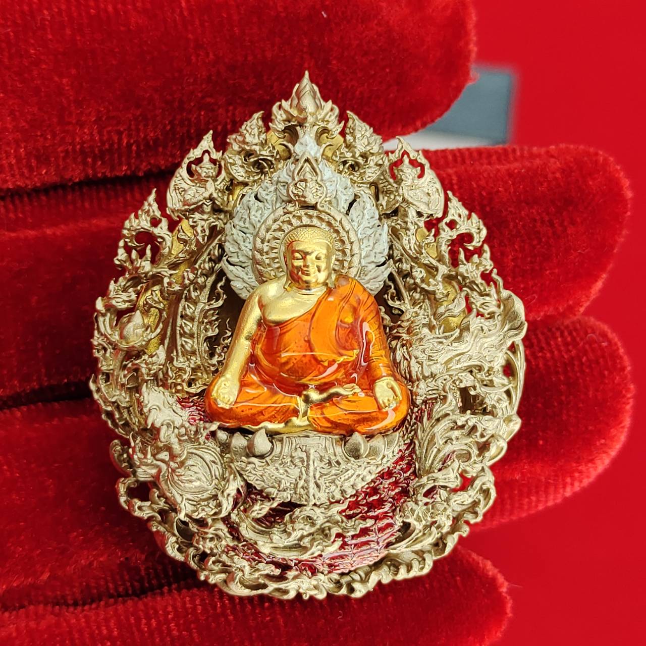 Abundant Prosperity Blessed Amulet – Phra Sangkajai Phatthana Upakut Udomsap