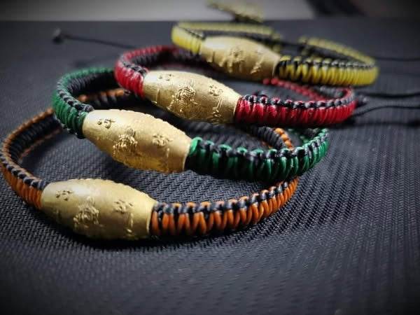 Phra Thao Wes Suwan Amulet First Edition - Rare Spiritual Charm for Protection and Success